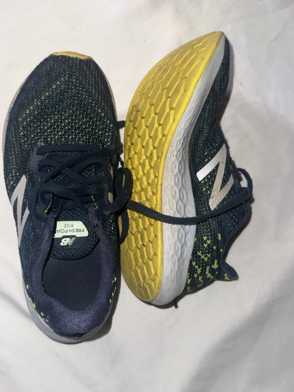 New Balance Kids Navy and Yellow Running Sneakers 5 y